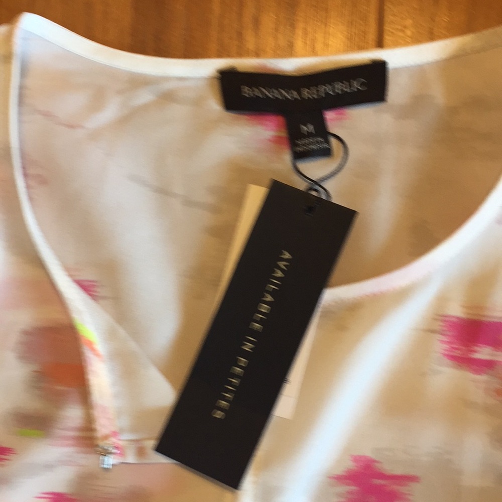 New Flowered Print Banana Republic blouse Sz M - Picture 2 of 8